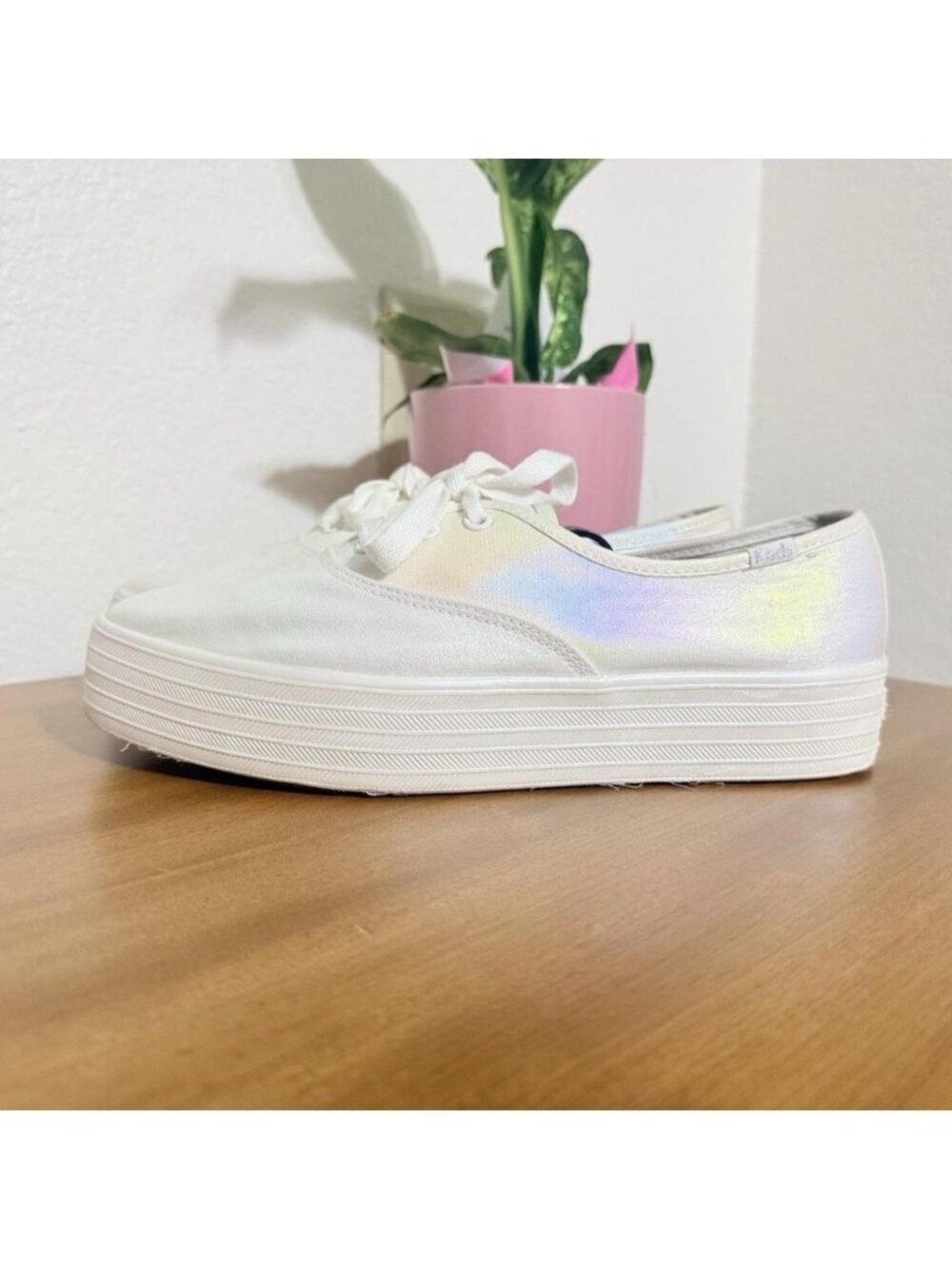 Keds White Iridescent Low Top Lace up Point toe sneakers